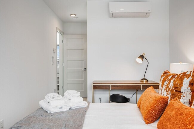 Building Photo - 4806 Dayton Ave N