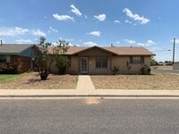 Building Photo - Great Home with lots of updates