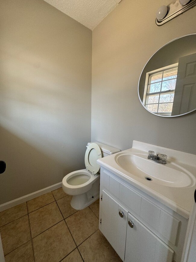 Building Photo - 3 Bed / 1.5 Bath with Bonus Room in BAY - ...