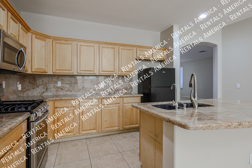 Building Photo - 1705 E Aloe Pl