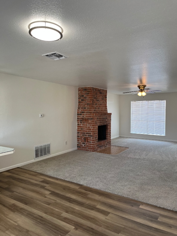 Building Photo - 609 Cottonwood Dr