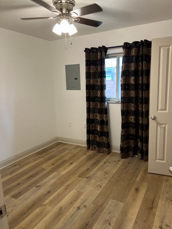 Building Photo - 109 Sorority Dr