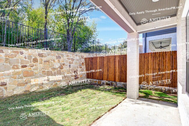 Building Photo - 6348 Oakbend Cir