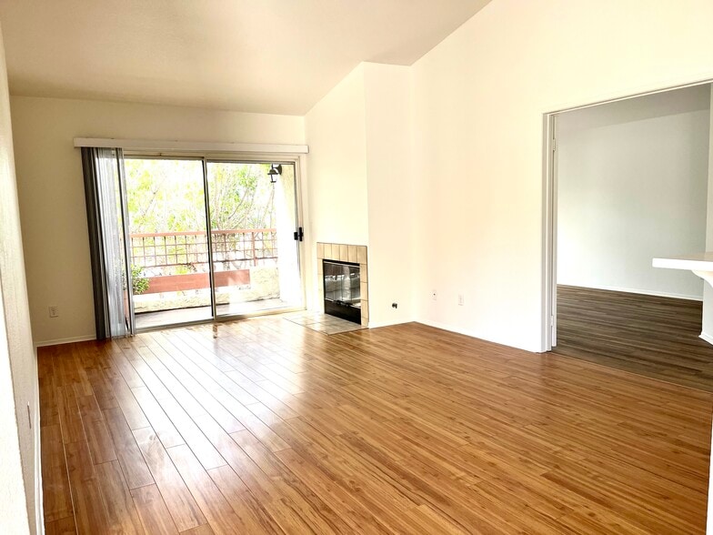 Living room with balcony - 415 Stoney Point Way