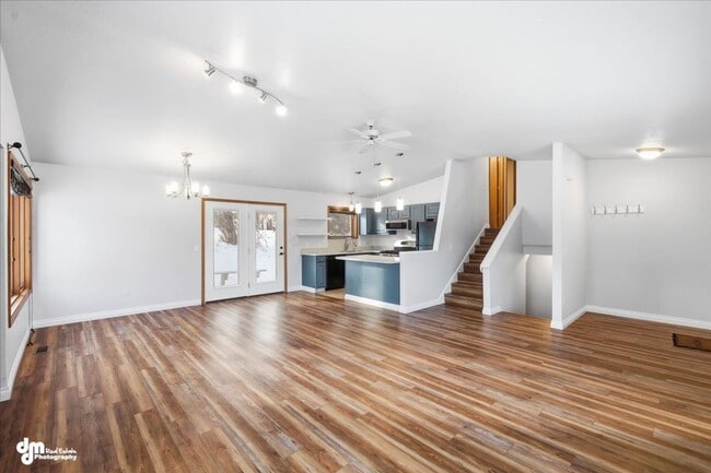 Building Photo - Recently Updated 2BR + Office / 1BA Home Near Seldon Road