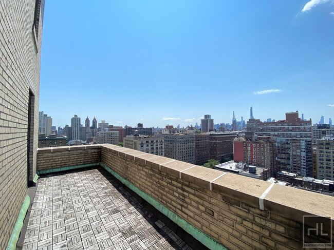 Building Photo - Studio with Terrace - 20th Floor