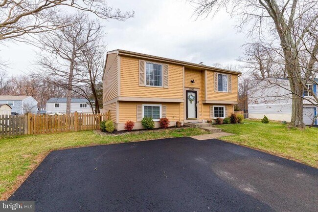 Building Photo - 8280 Wold Den Ct