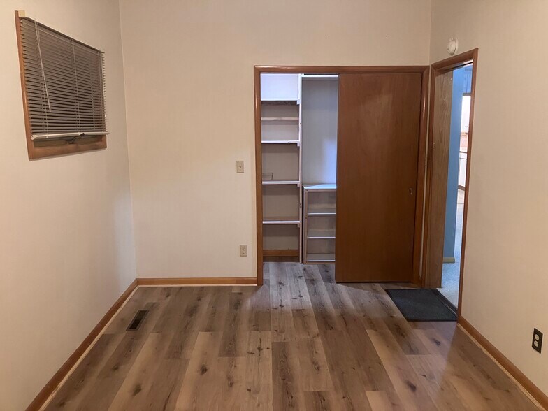 Building Photo - 413 2nd St SW