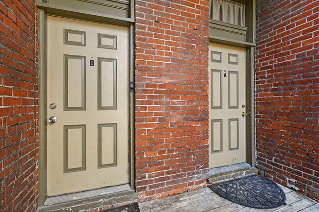 Building Photo - 1704 S Tucker Blvd
