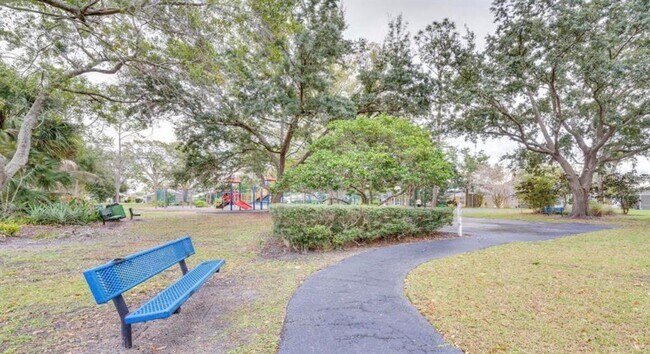 Building Photo - 2592 Chatham Cir