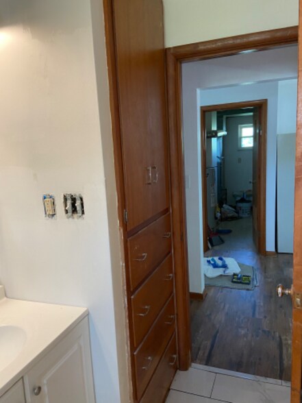 Building Photo - 123 Napoleon Rd