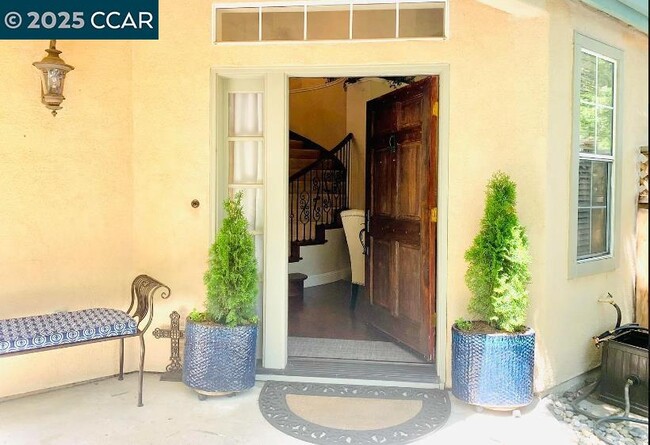 Building Photo - 1576 Silverwood Ct