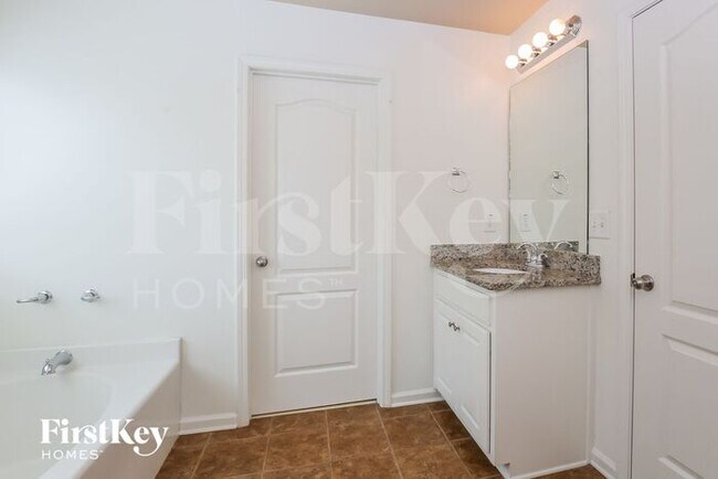 Building Photo - 2061 Lily Valley Dr