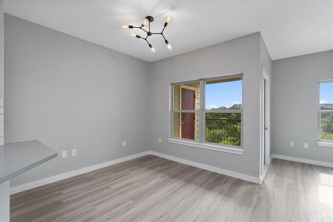 Building Photo - 2320 Gracy Farms Ln