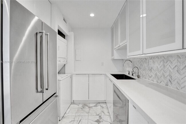 Building Photo - 19707 Turnberry Way