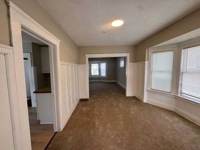 Building Photo - Comfort Meets Convenience: Beautiful 3-Bedroom Single-Family Home  Family-Friendly