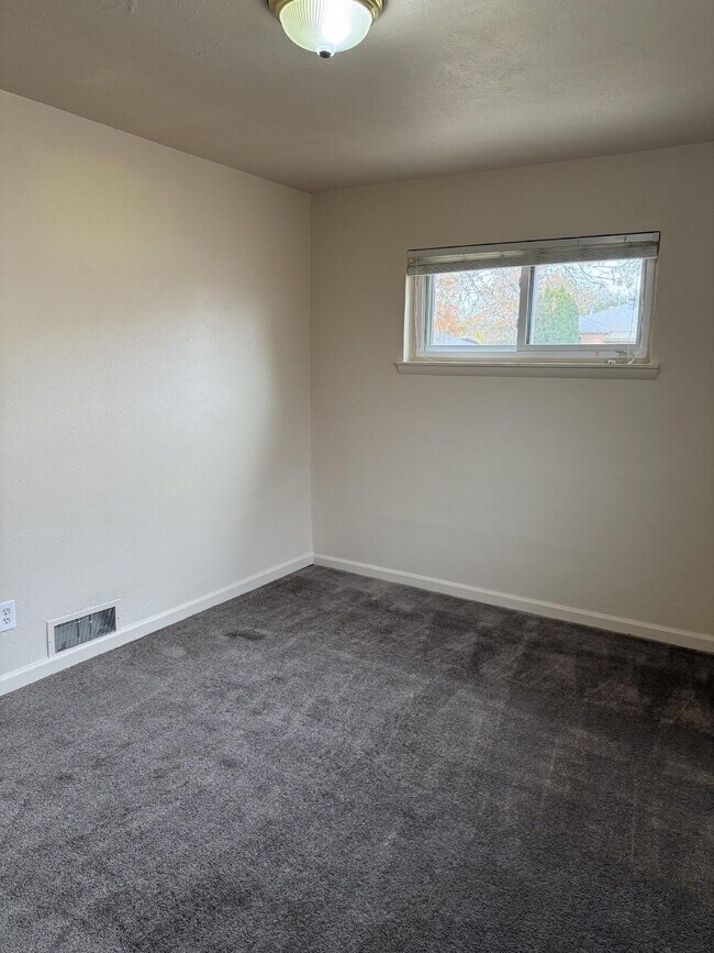 Building Photo - Charming 3 bed/2 bath house in the Heart o...