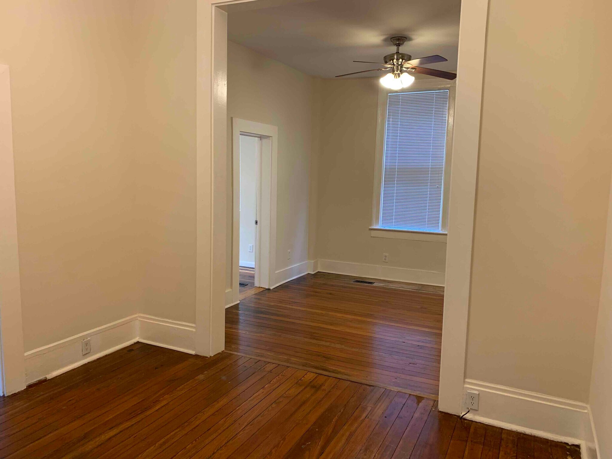 Building Photo - 903 Montgomery St