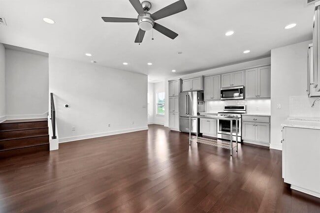 Building Photo - 1000 Muse Ln
