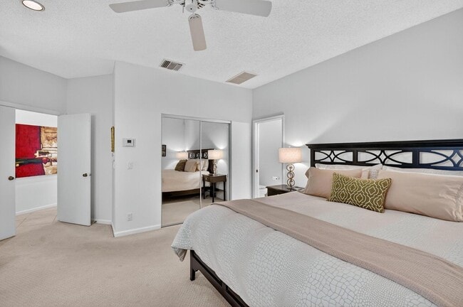 Building Photo - 6657 NW 25th Way