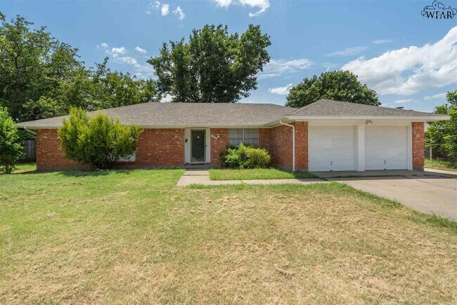 Primary Photo - 2406 Picadilly Ln