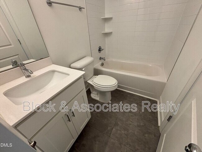 Building Photo - 5710 Parker Pnes Ct