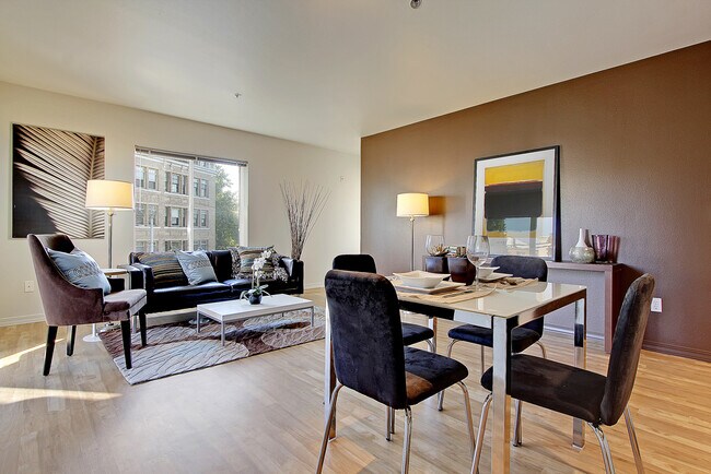 Building Photo - z-053025-Madison Crossing