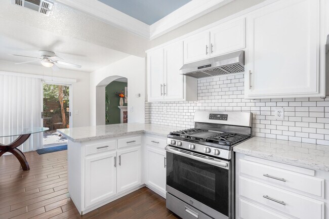 Building Photo - 45322 Pickford Ave