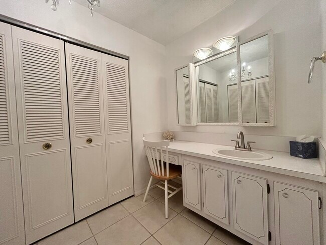 Building Photo - 3540 S Ocean Blvd