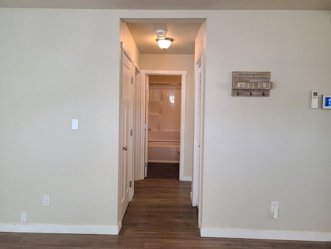 Building Photo - Beautifully Updated South Tacoma 3 Bedroom