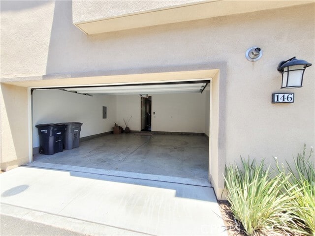 Building Photo - 146 Finch