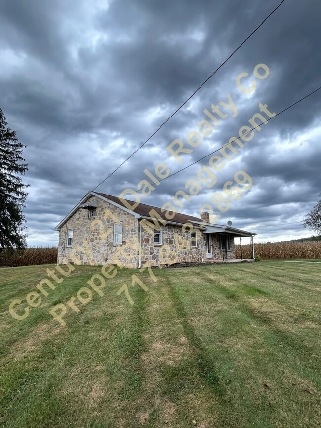 Building Photo - Fully remodeled 2 Bedroom All one Level ho...