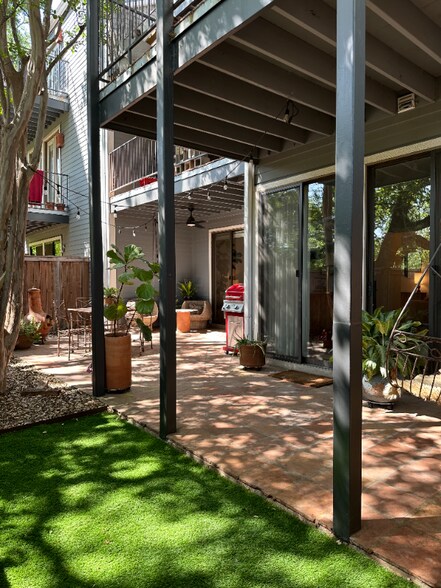 Building Photo - 606 W Lynn St