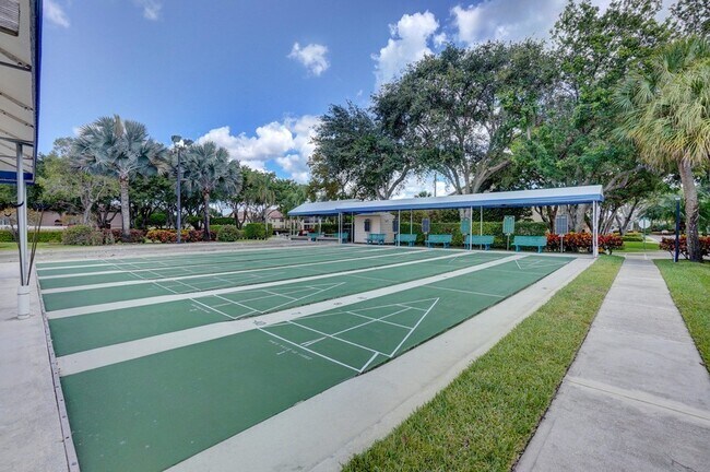 Building Photo - 5195 Europa Dr