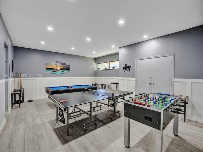 Building Photo - 2304 S Cypress Bend Dr