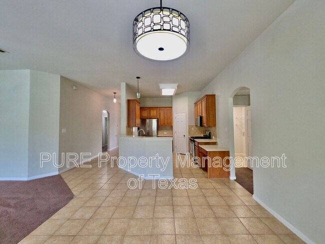 Building Photo - 1104 Kensington Castle Trl