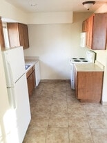 Building Photo - 196 N Santa Rita Ave
