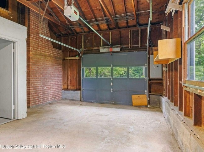 Building Photo - 37 Mary's Ln