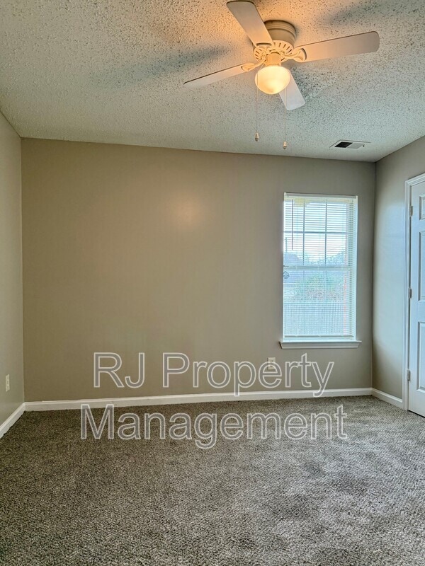 Building Photo - 4297 Kings Valley Cove E