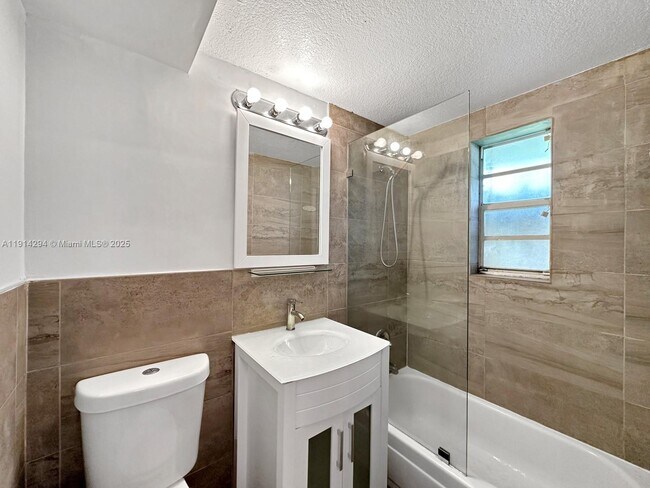 Building Photo - 901 Euclid Ave