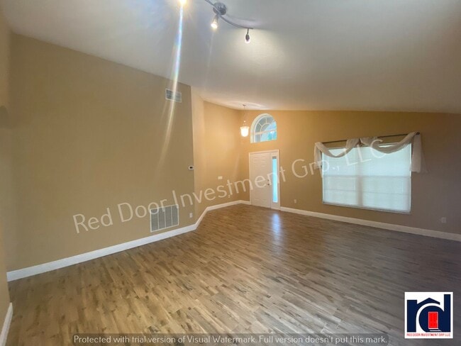 Building Photo - Beautiful 4 bedroom 2 Bath Single Family Home ~Oviedo~