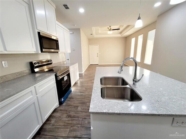 Building Photo - 1308 Vani Dr
