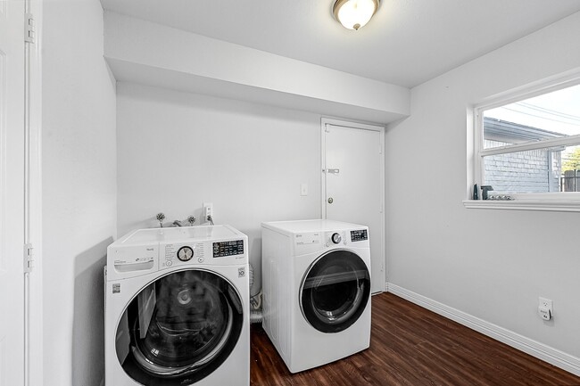 Building Photo - 10822 Bob White Dr