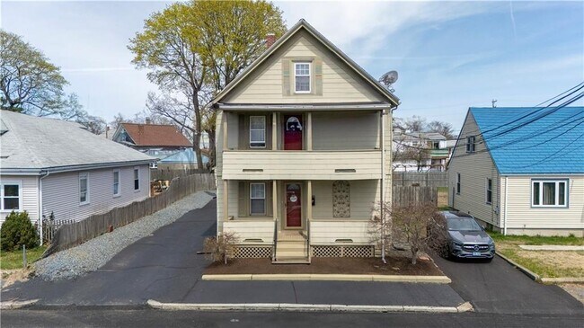Primary Photo - 54 Harris St