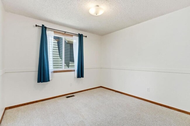 Building Photo - 4243 Pin Oak Dr