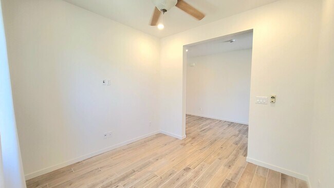 Building Photo - 5447 Splendido Ave