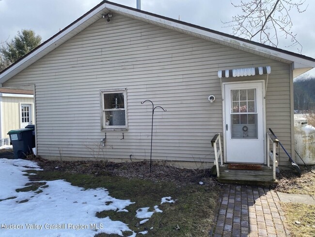 Building Photo - 540 Lakeview Terrace