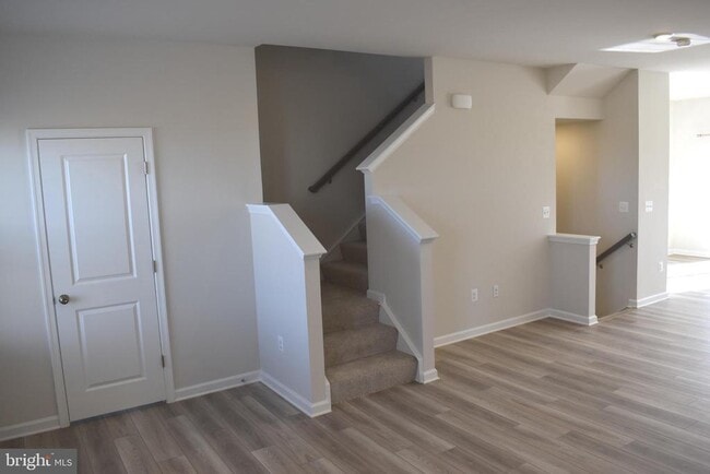 Building Photo - 224 Swan Fld Ave