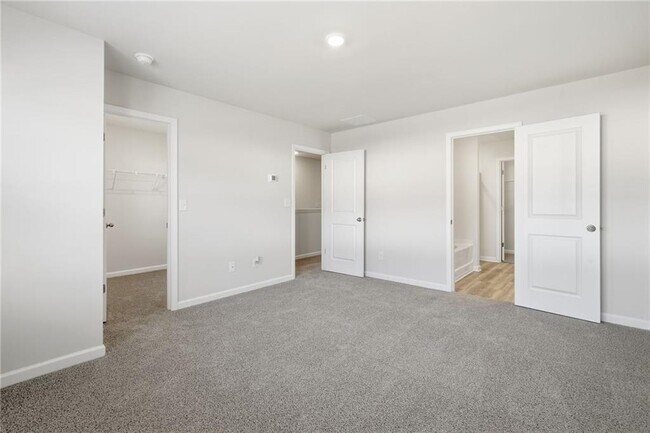 Building Photo - 3966 Oakwood Ter Ct