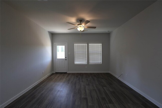 Building Photo - 7807 Alset Dr